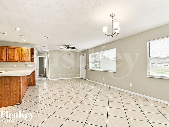 3rd image of 2316 Nansen Ave