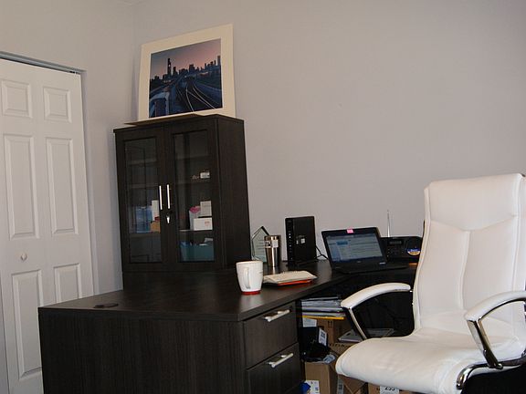 4th image of 1853 W Wellington Ave #1F