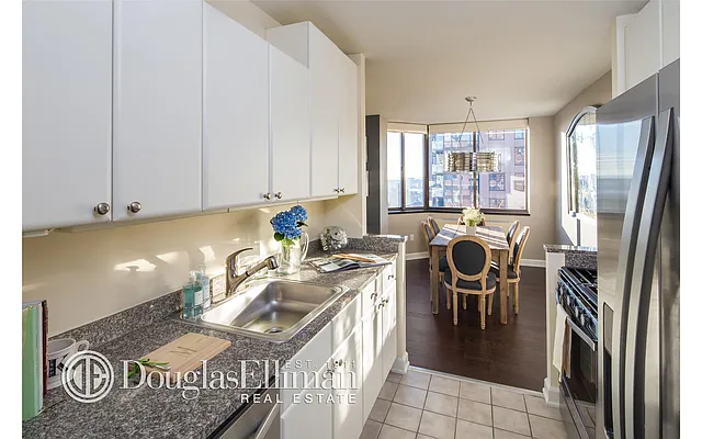 Rented by Douglas Elliman | media 22