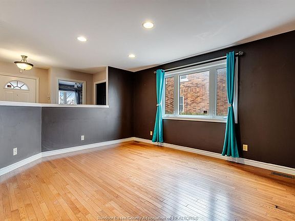 2nd image of 1833 Saint Luke Rd