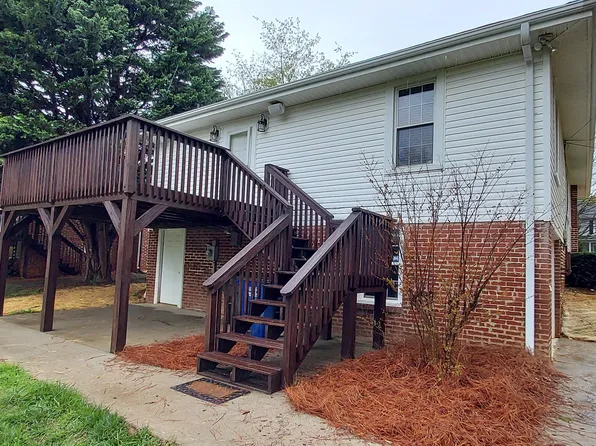 1101 S Hawthorne Rd, Winston Salem, NC 27103