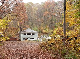 166 W Shore Dr, Higganum, CT 06441