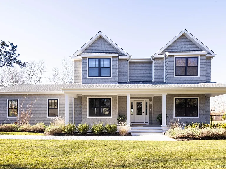 242 Maple Ln — Photo 1