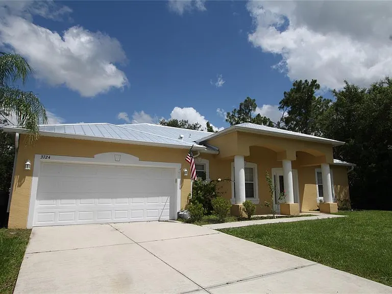 3724 Eagle Pass St — Photo 2
