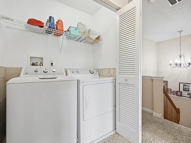 724 Bush Dr — Photo 16