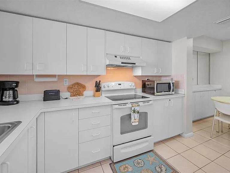 6085 Bahia Del Mar Cir #467 — Photo 5