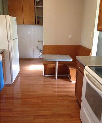 3rd image of 25865 Firwood Ave