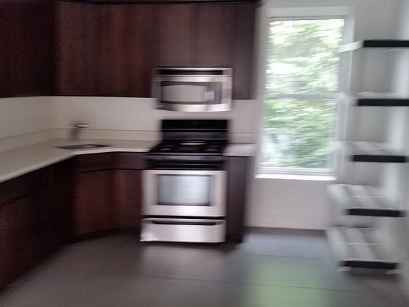 5th image of 443 Franklin Ave APT 2A