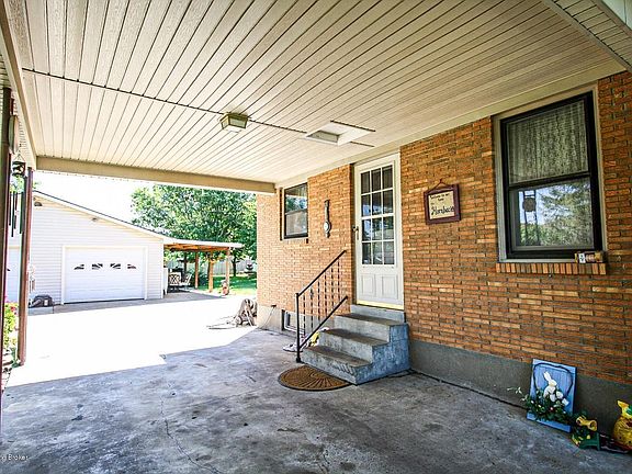 2nd image of 506 Centerview Dr