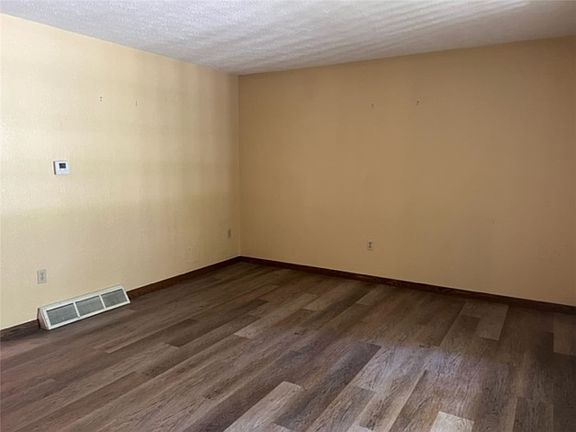 5th image of 5439 Lake Shore Dr