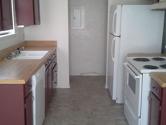 3rd image of 714 Lariat Ln