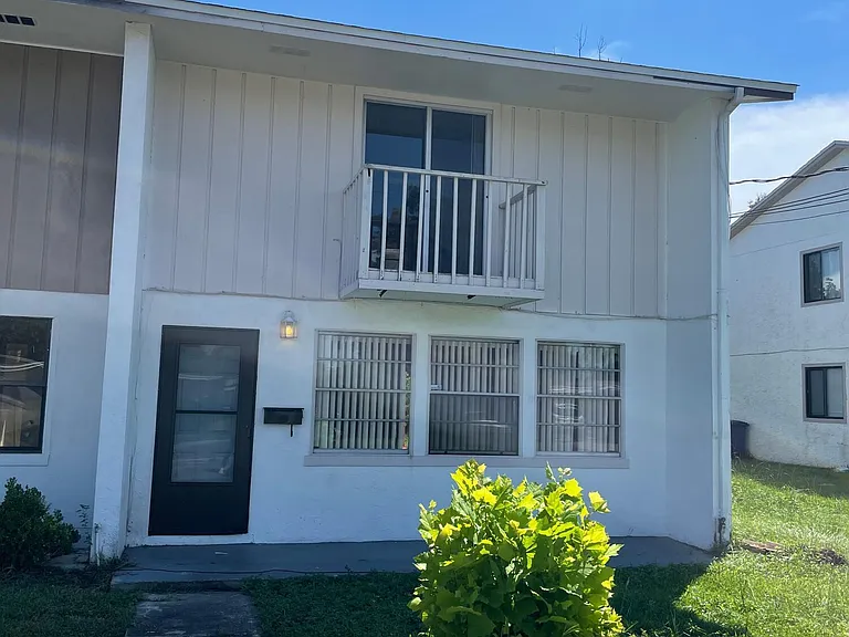 1510 Clay Ave #A — Photo 1