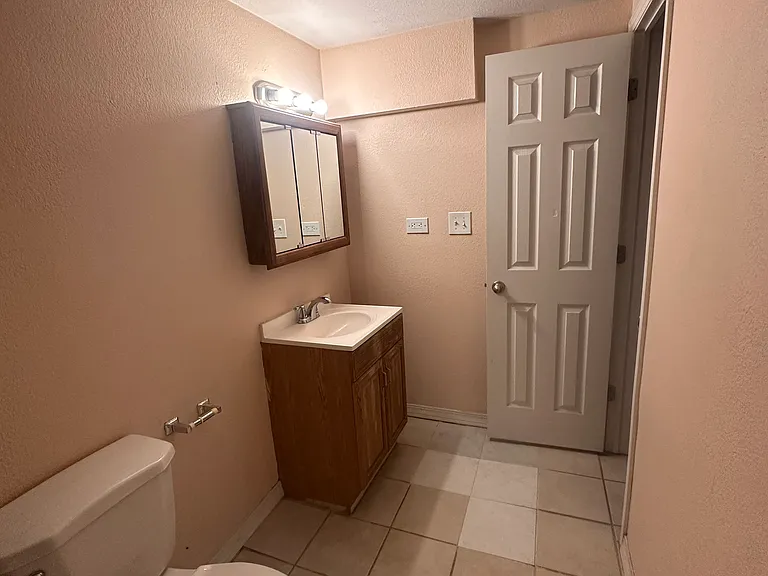 814 Julian St — Photo 27