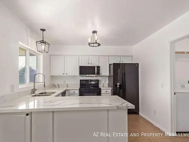 6421 W Carol Ave — Photo 4