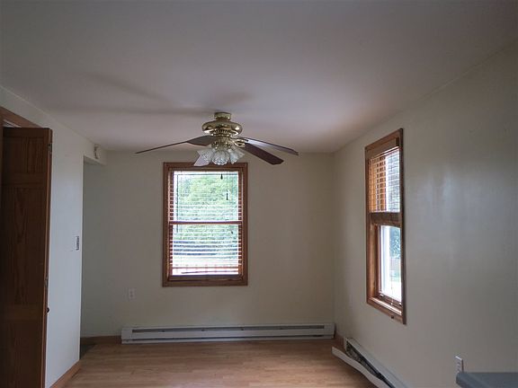 5th image of 160 Jefferson Ave