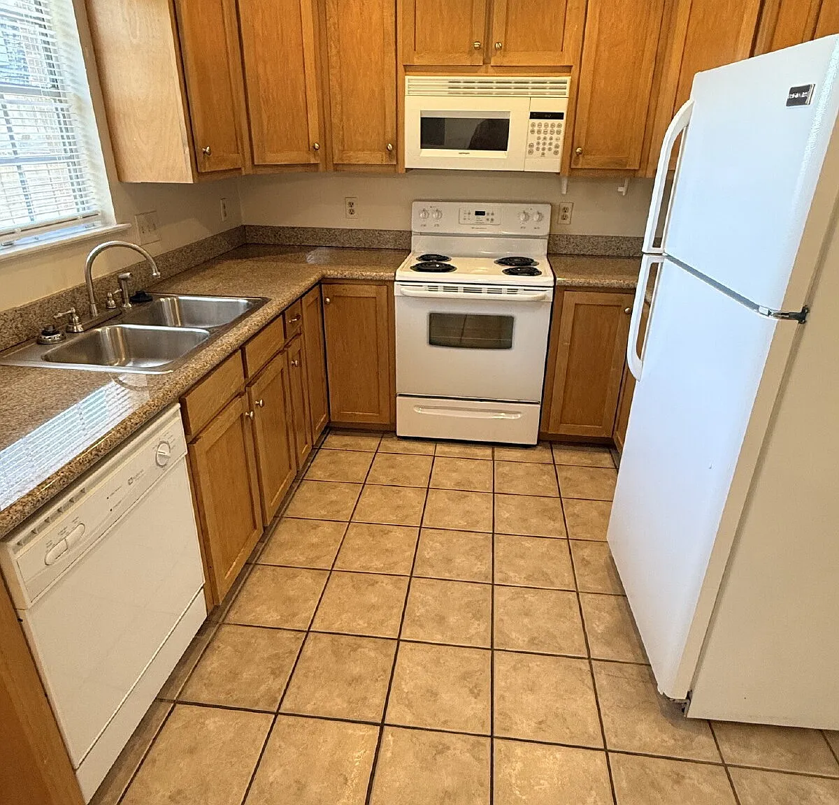 2 bed, 2.0 bath, $1,200 — Photo 3