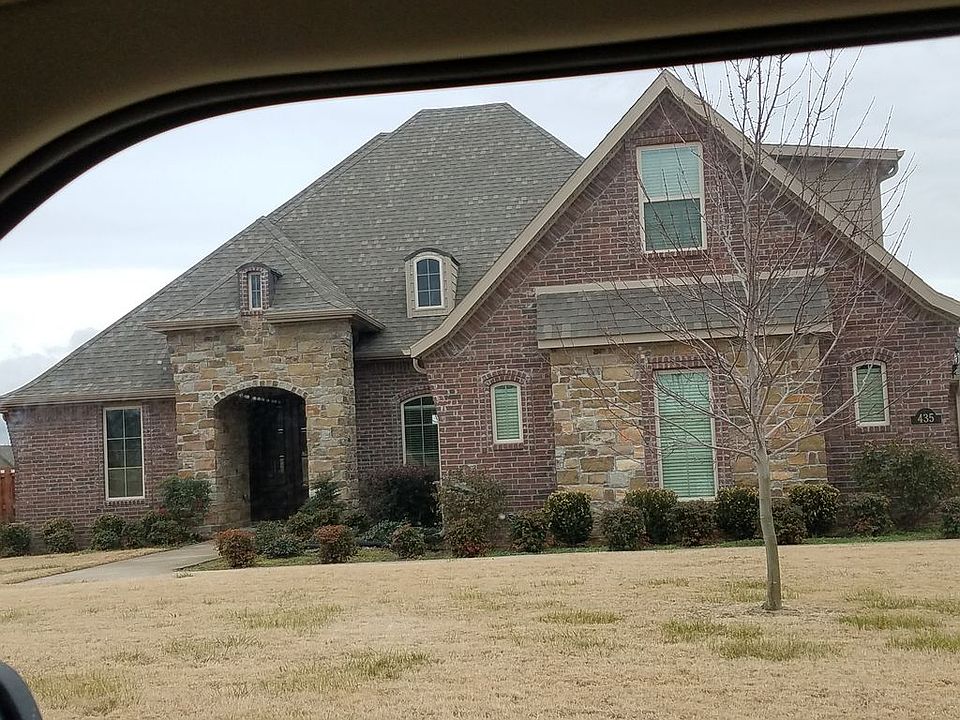 1st image of 435 Goldfinch Dr
