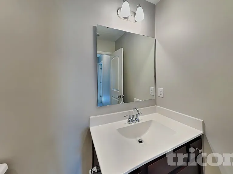 720 Fraternity Row — Photo 14