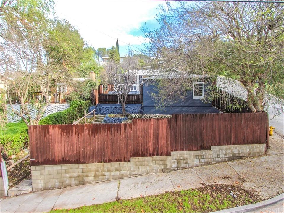 2nd image of 1803 Wollam St