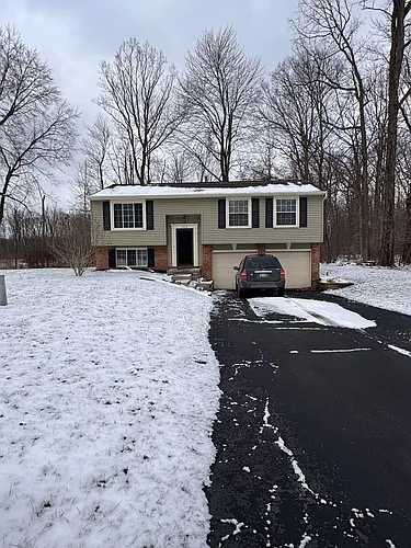 300 Pegotty Ct NE Photo 1