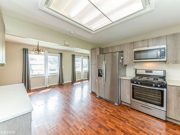 5th image of 5349 Fonda Ln