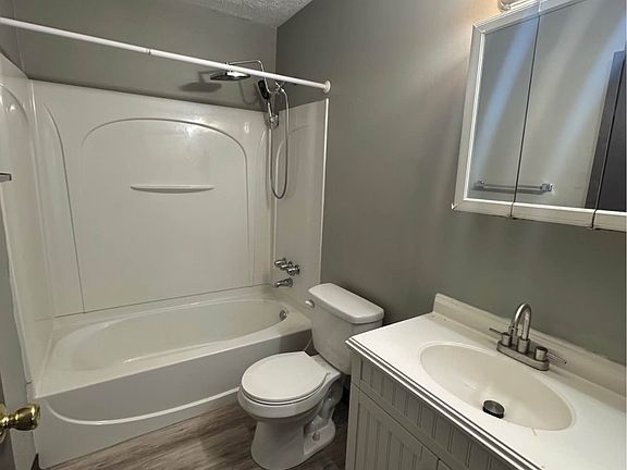 4th image of 1696 Beechwood Ave NE #1696