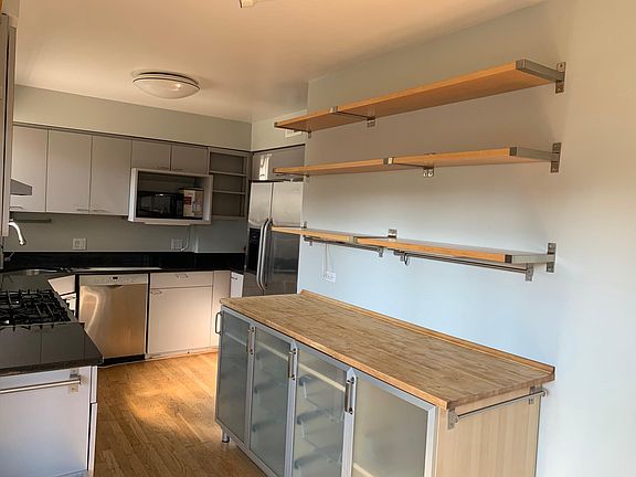 3rd image of 2308 N Greenview Ave #2F