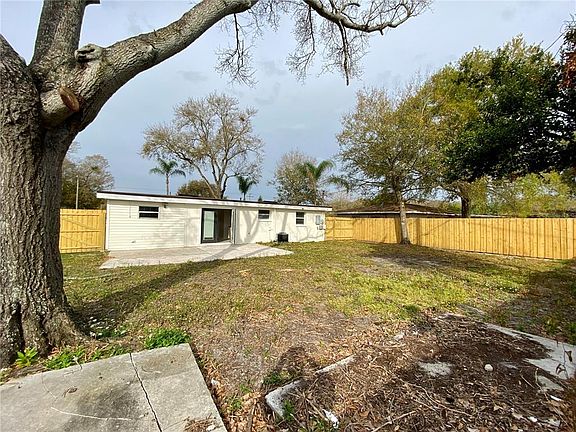 2nd image of 1212 Windermere Way