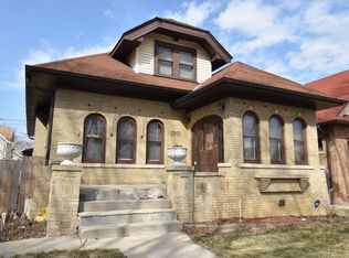 2951 N 53rd St, Milwaukee, WI 53210