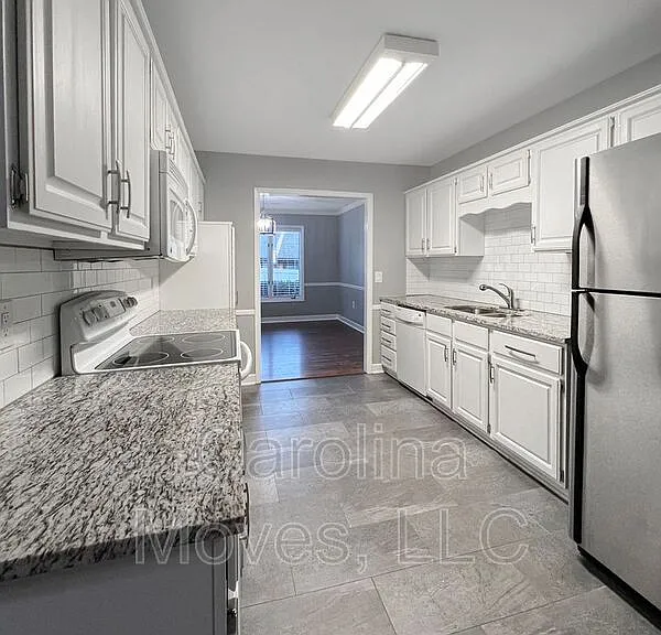 419 Sparrow Hawk Ct — Photo 8