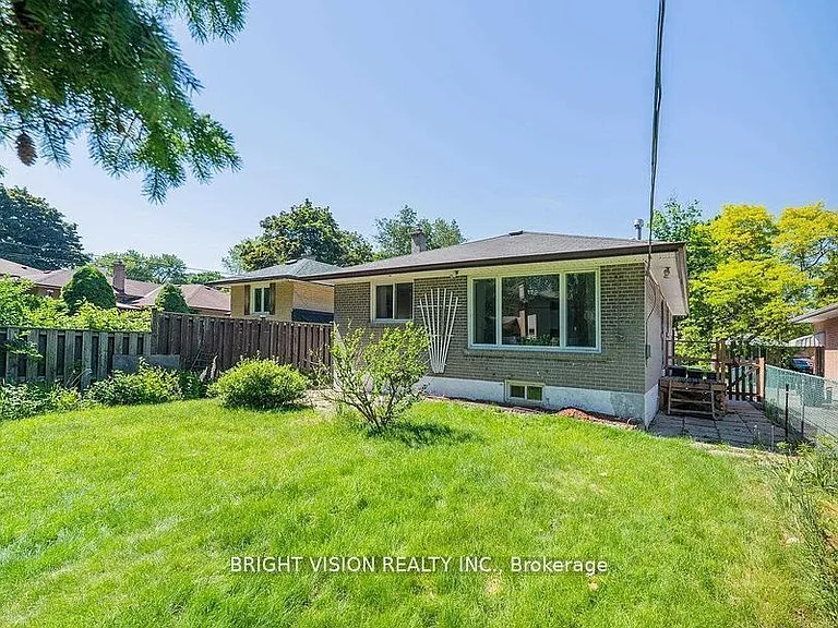 29 Stoney Creek Dr #BASEMENT — Photo 13