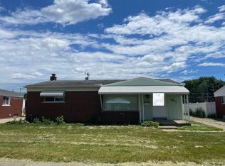9231 Hanley St, Taylor, MI 48180