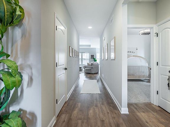 4th image of 6098 Bradwood Dr