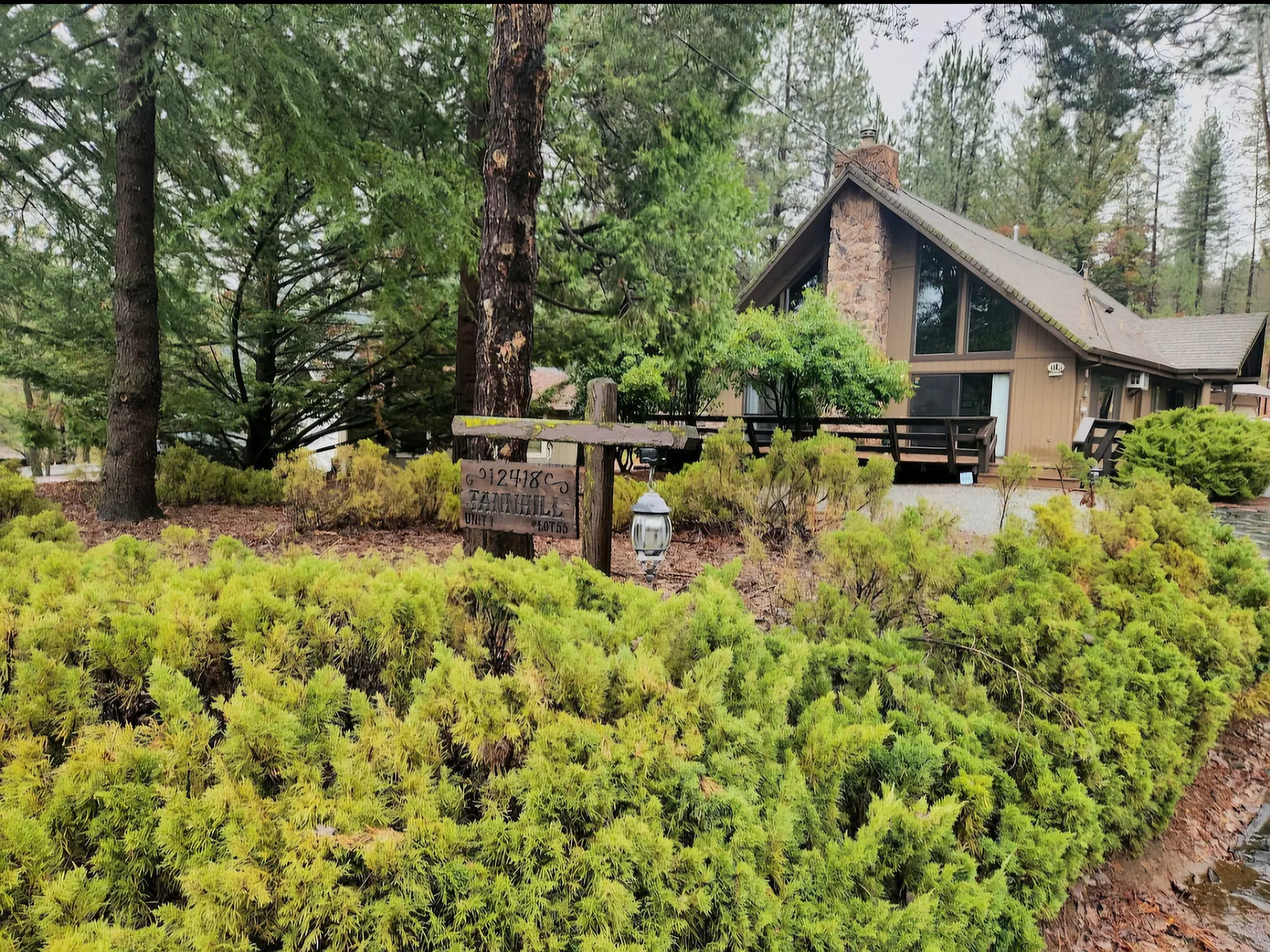 4 bed, 2.5 bath, 2386 sqft, $2,400 — Photo 1