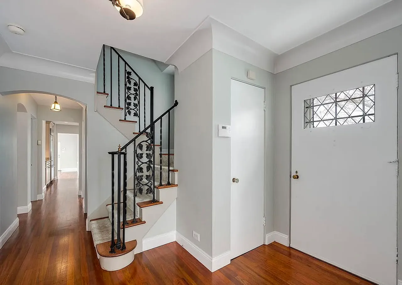 3 bed, 1965 sqft, $3,150 — Photo 1