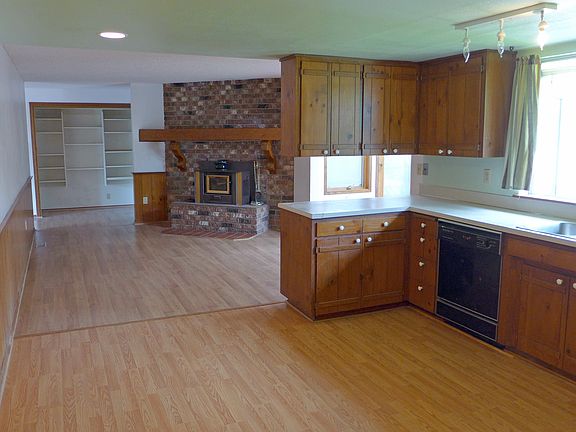 5th image of 6101 85th St SW
