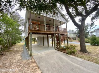 110 SE 38th St, Oak Island, NC 28465