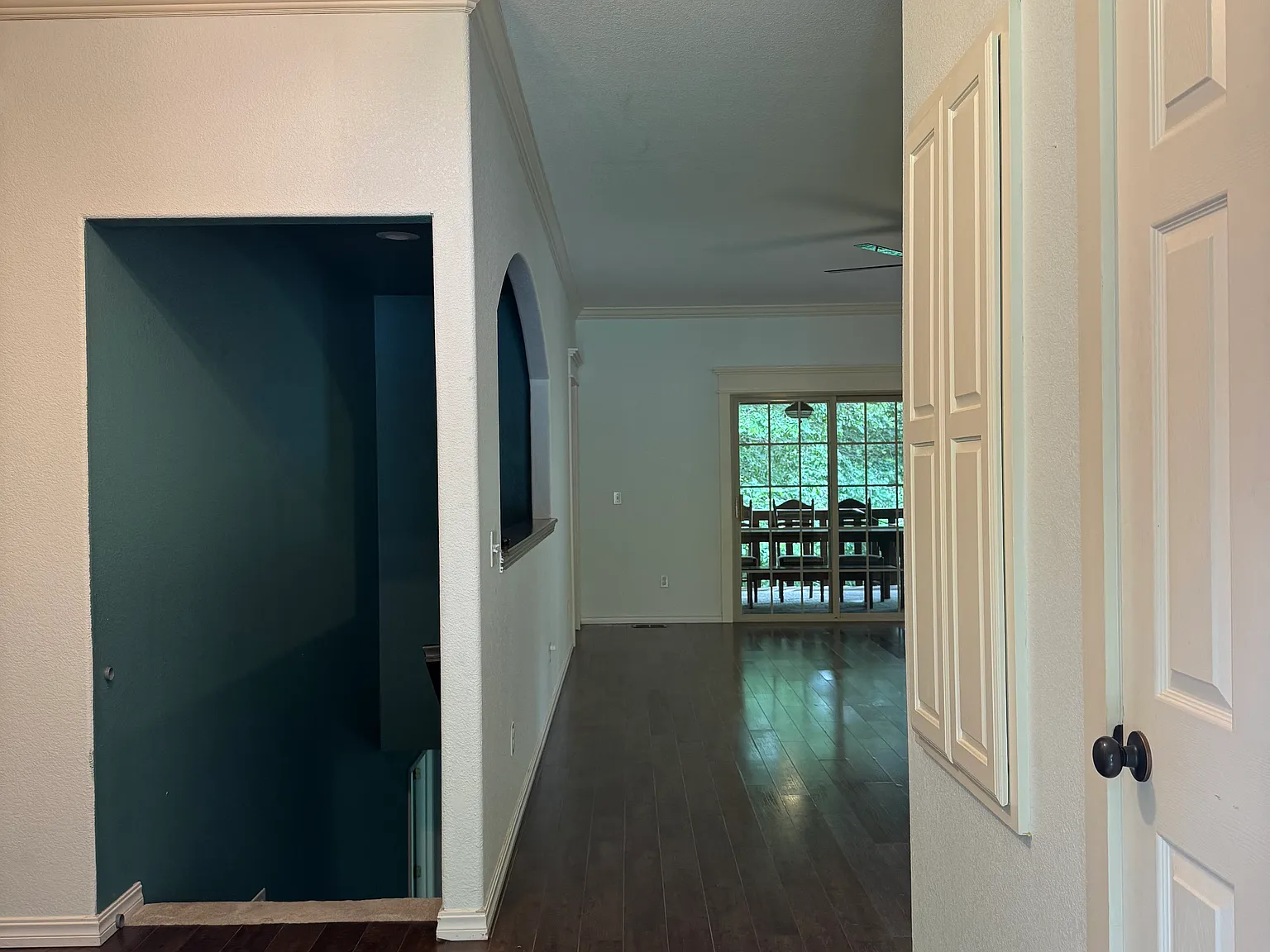 4 bed, 2789 sqft, $2,850 — Photo 2