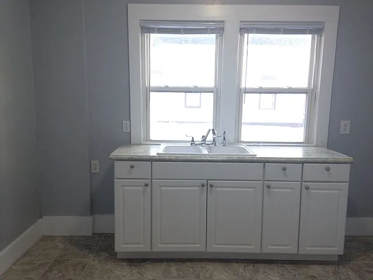 1028 N Lawrence St — Photo 15