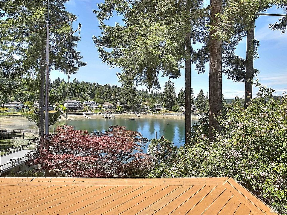 51 +/- ft Honeymoon Bay waterfront. 