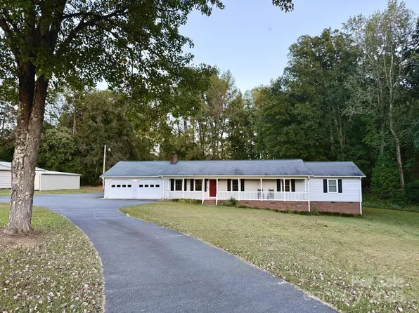 2810 Greenwood Park Cir, Albemarle, NC 28001