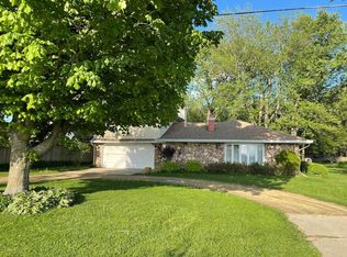 1213 Il Route 75 N, Freeport, IL 61032