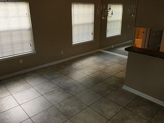 3rd image of 2413 Nugget Ln
