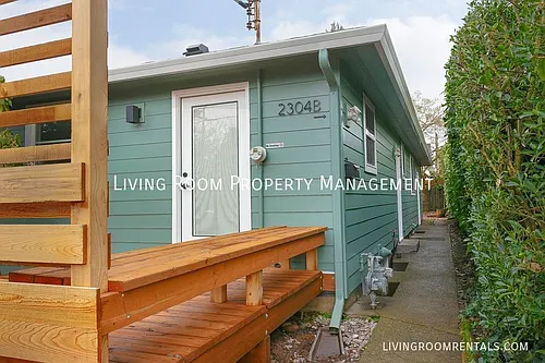 2304 NE Emerson St #B Photo 1