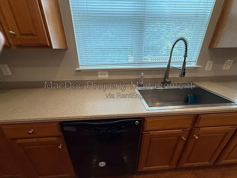 1404 Graham Dr — Photo 26
