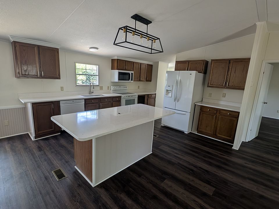 2nd image of 7001 Outrigger Dr