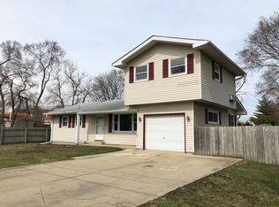 1430 Molitor Rd, Aurora, IL 60505