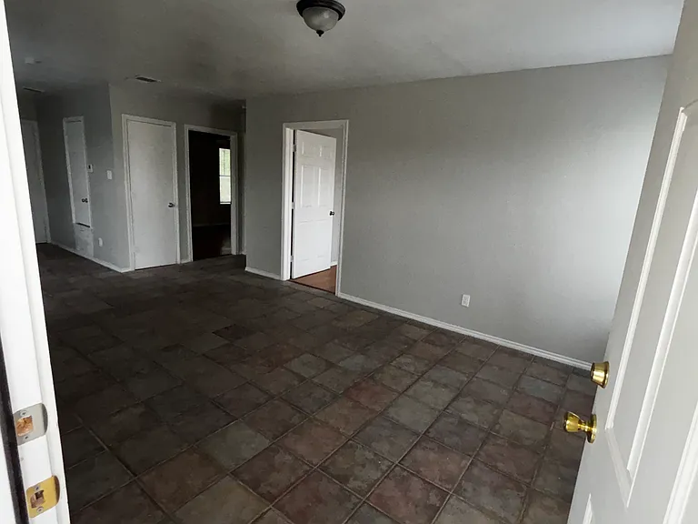 7579 Windsor Oaks #7579 — Photo 3