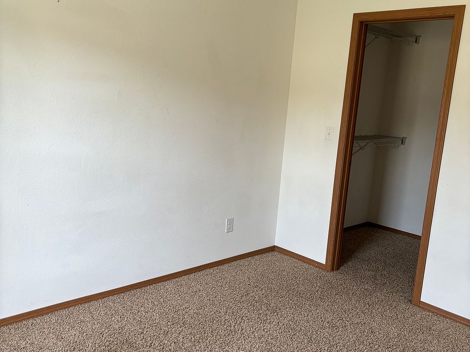 2nd image of 707 Gibbs Ave