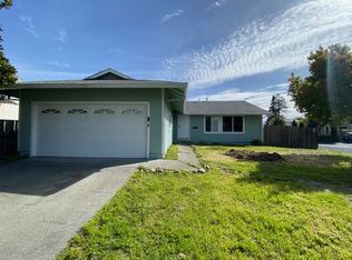 8690 Lords Manor Way, Rohnert Park, CA 94928